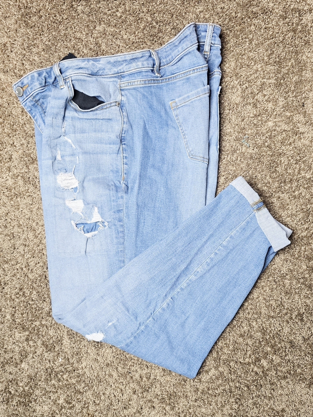 Light Wash Distressed Women’s Boyfriend Jeans